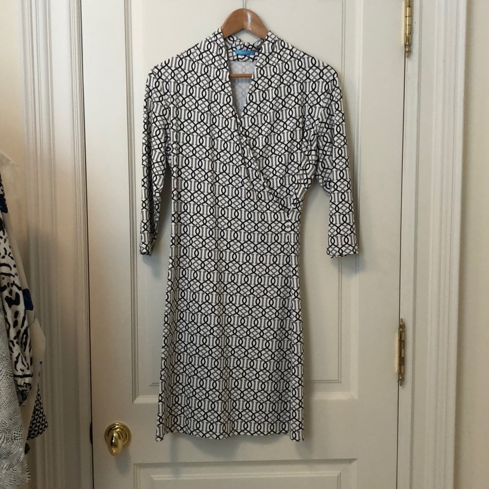 J. McLaughlin grey & white wrap dress